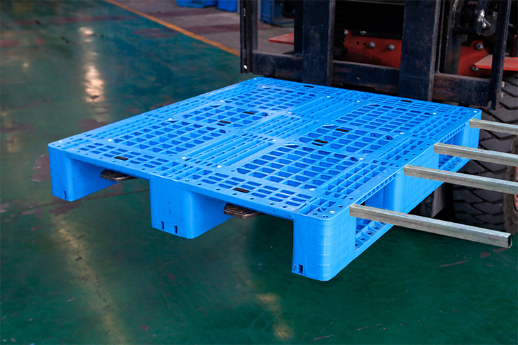小牛電動(dòng)車(chē)攜手軒盛塑業(yè).jpg